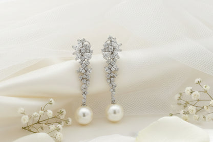 Couture Bridal with Luminous Pearls Earring