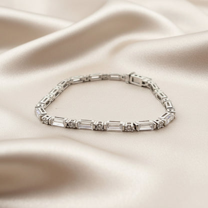 Elegant Bracelet with Mixed-Cut Clear Gemstones